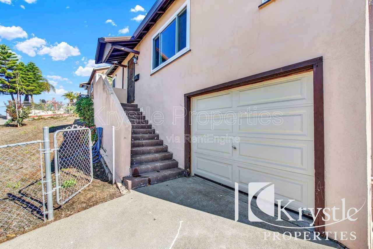 114 Hollywood Ave - Photo 6 of 28