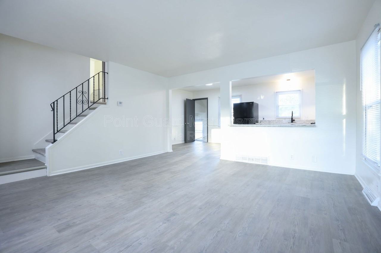 5207 N 60th St #5207 - Photo 5 of 22