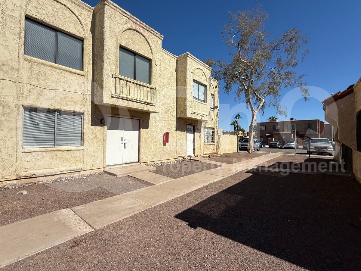 1464 North 54th Avenue - Photo 2 of 19