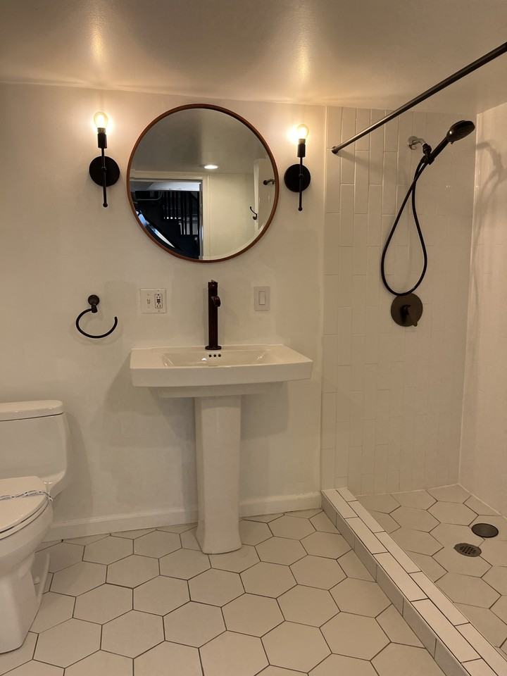 1509 Gallatin St Nw - Photo 4 of 35