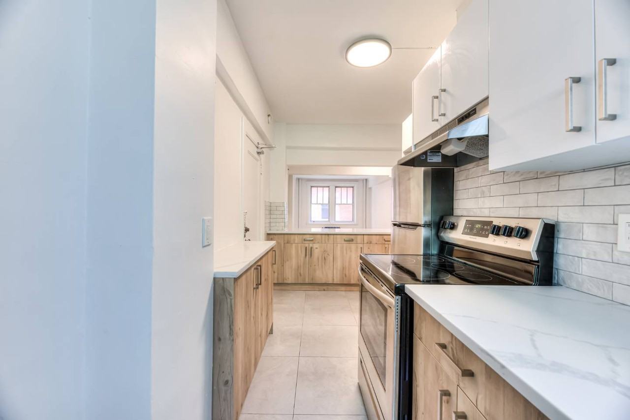 200 Avenue Kensington #22 - Photo 7 of 11