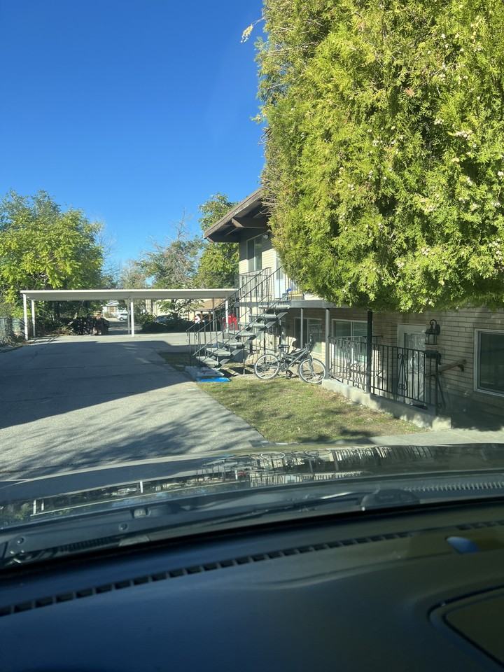 109 Northwest #C - Photo 2 of 32