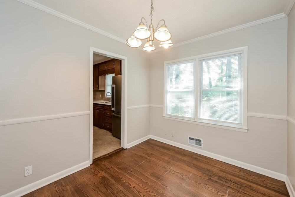 2407 Oakridge Ct - Photo 7 of 18