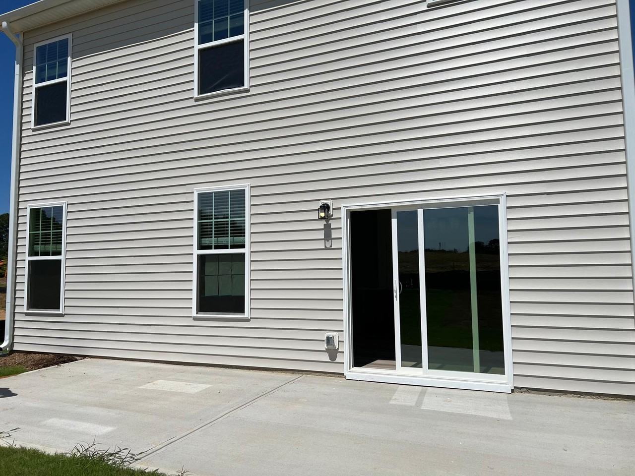 1036 Sidney Creek Dr - Photo 4 of 15