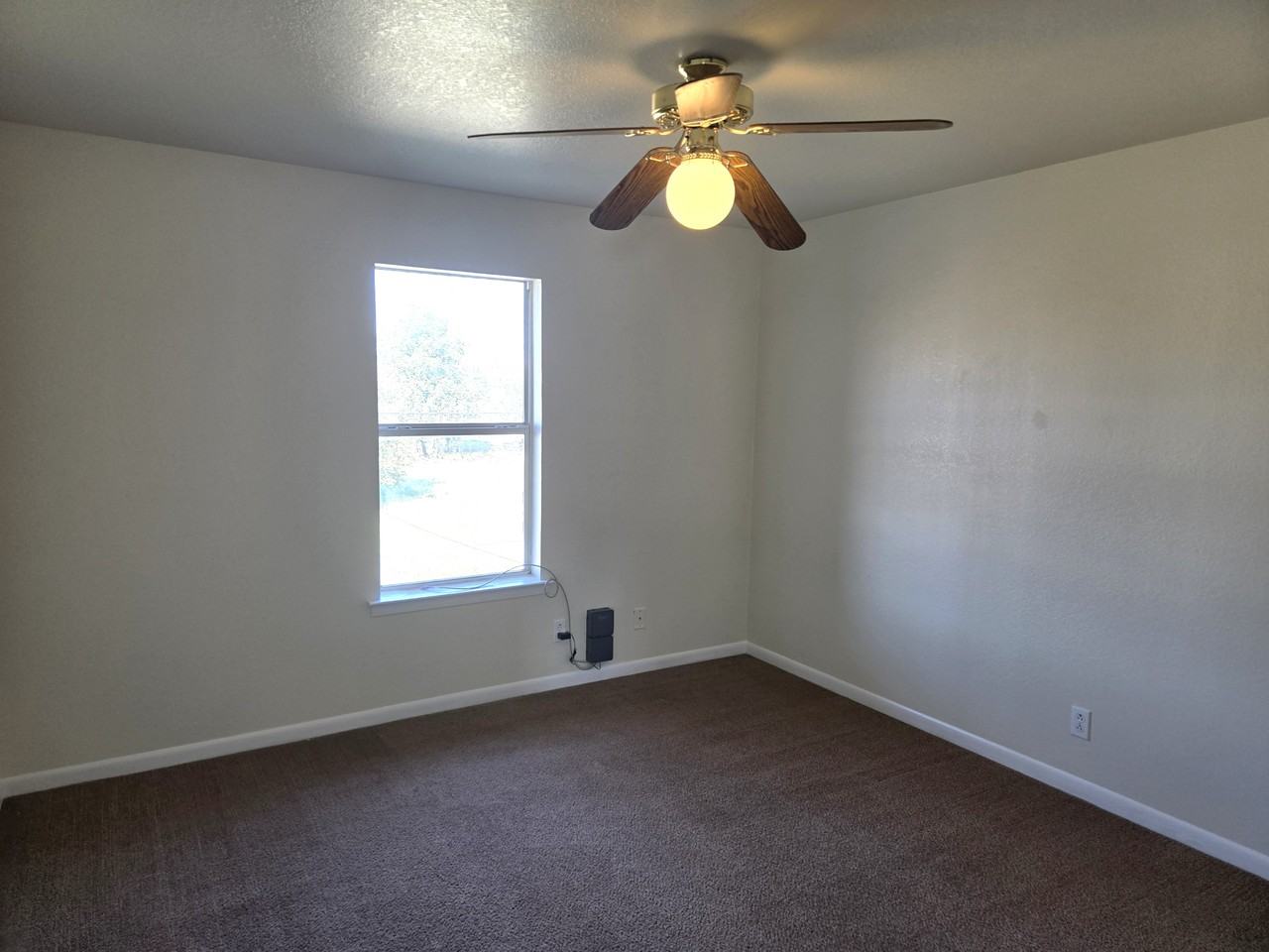 1005 Circle M Dr #D - Photo 4 of 9