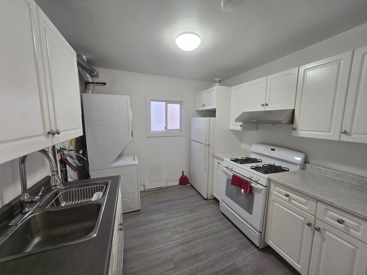 4902 Victoria Drive - Photo 6 of 9