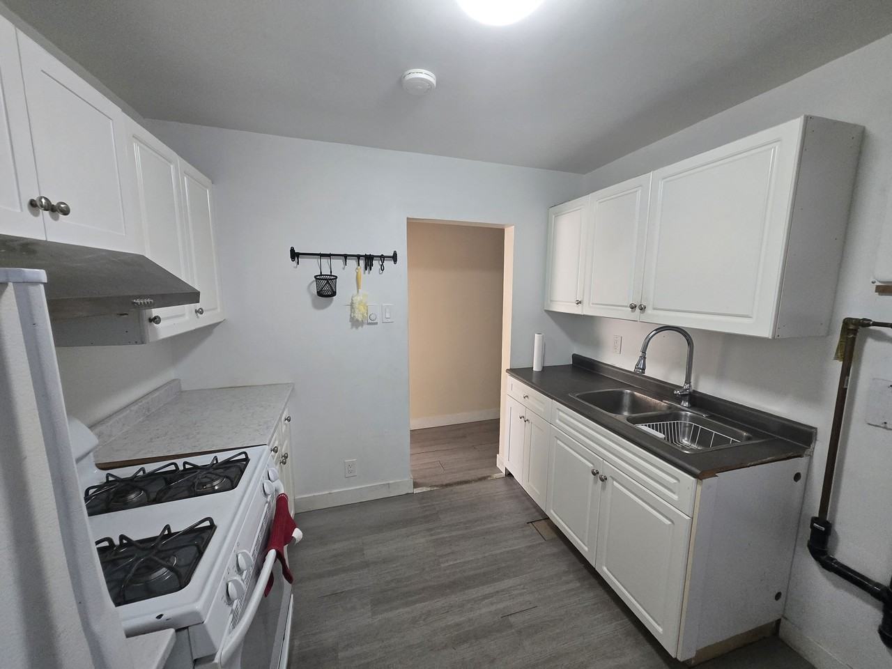 4902 Victoria Drive - Photo 7 of 9