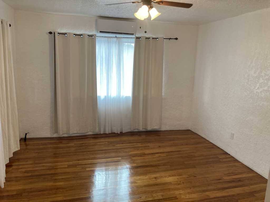 753 Dunlap St #753 - Photo 3 of 12