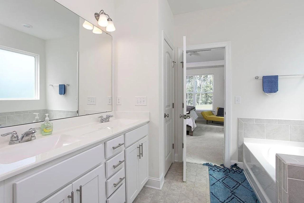 24 Tradewind Ct - Photo 7 of 22