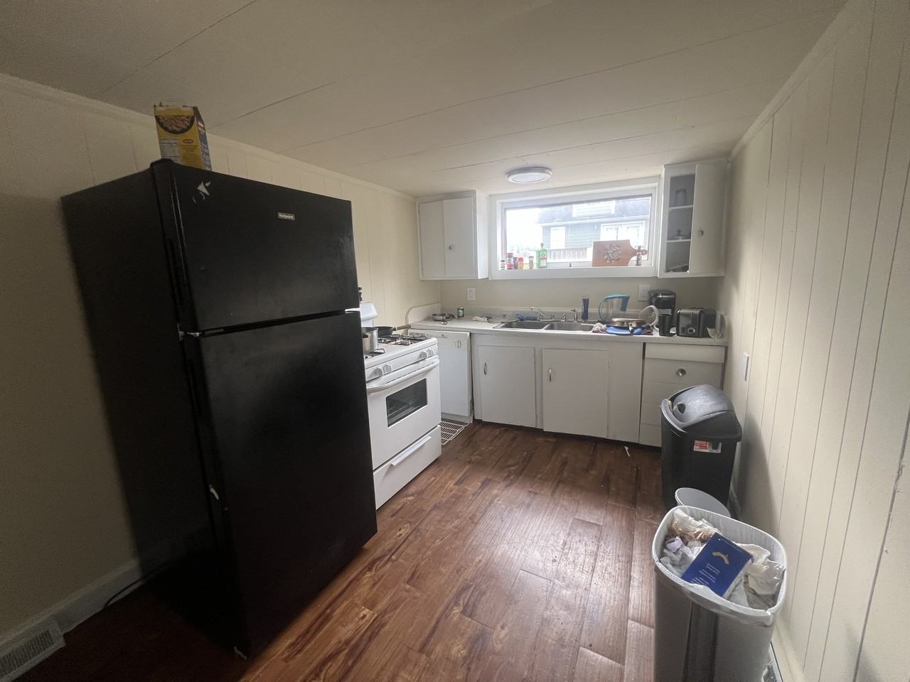 405 Forest Ave #B - Photo 2 of 7