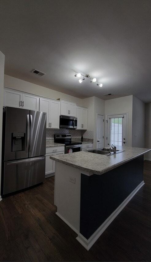 31 Moorlyn Ln - Photo 3 of 50