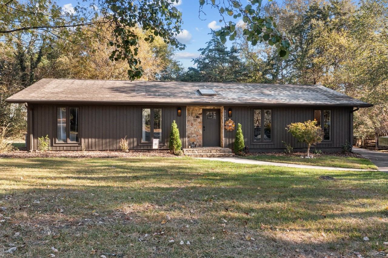 7204 Killingdeer Ln - Photo 2 of 48