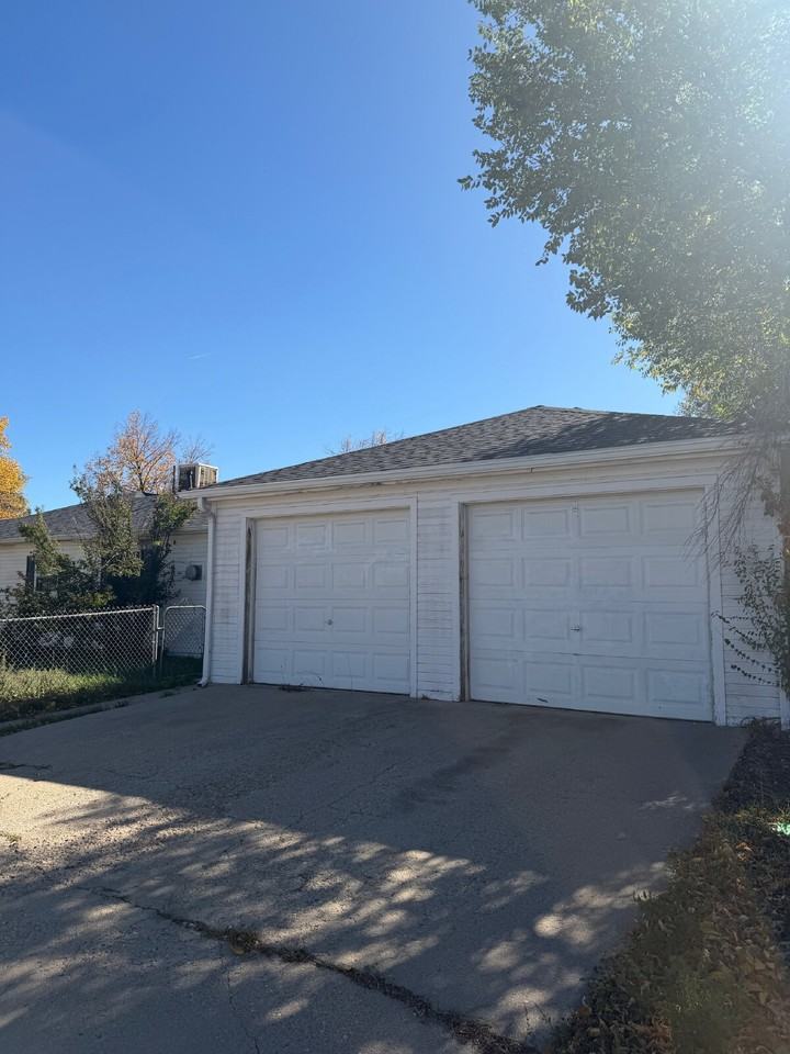 997 Vaughn Street - Photo 3 of 23