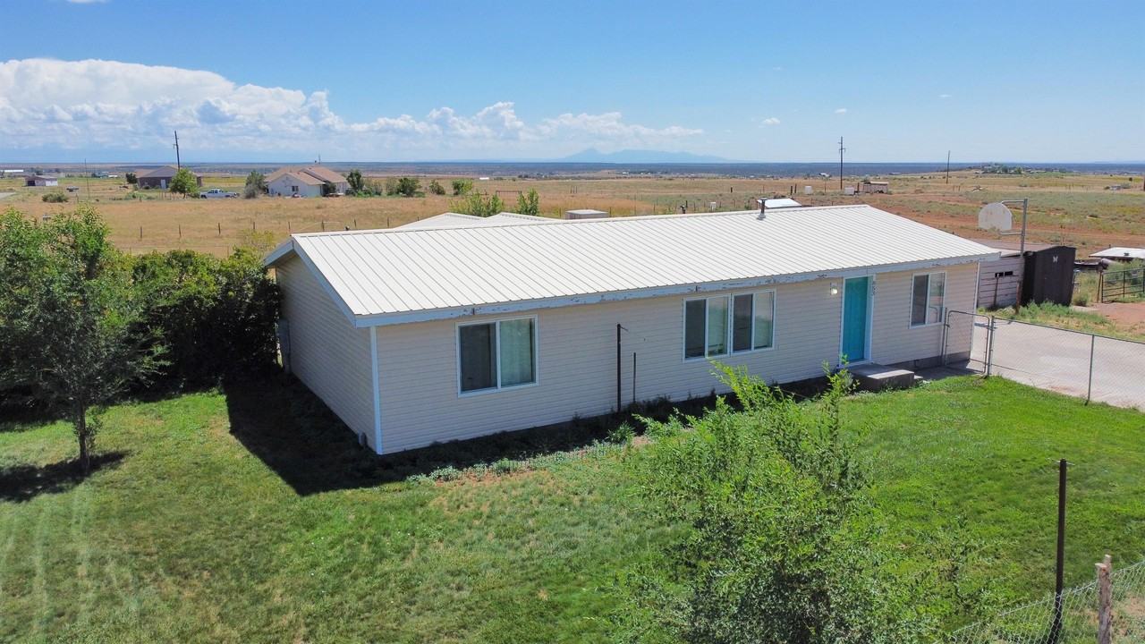 853 Southeast - Photo 4 of 23