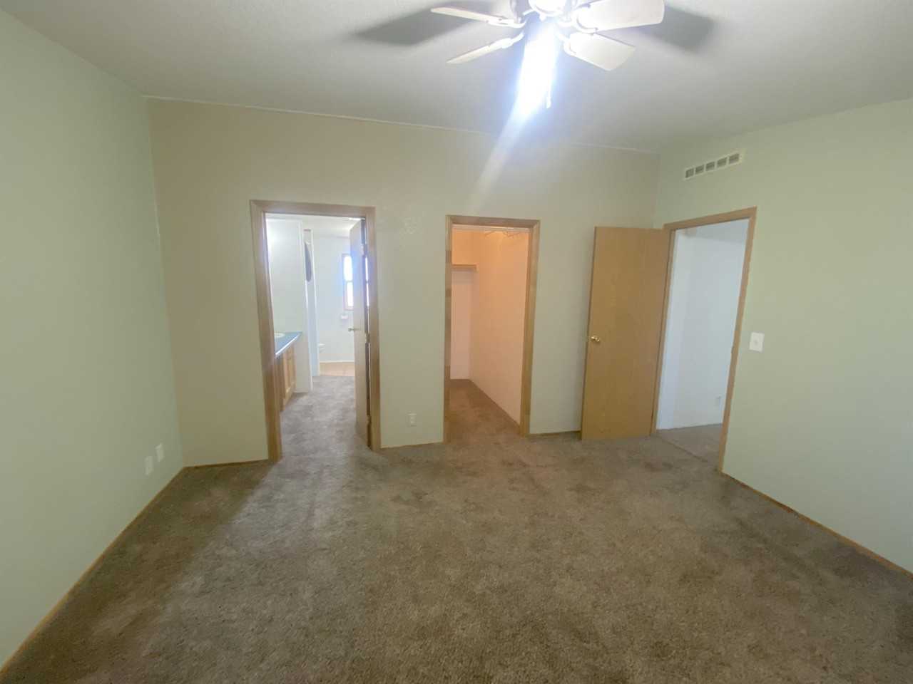 853 Southeast - Photo 6 of 23