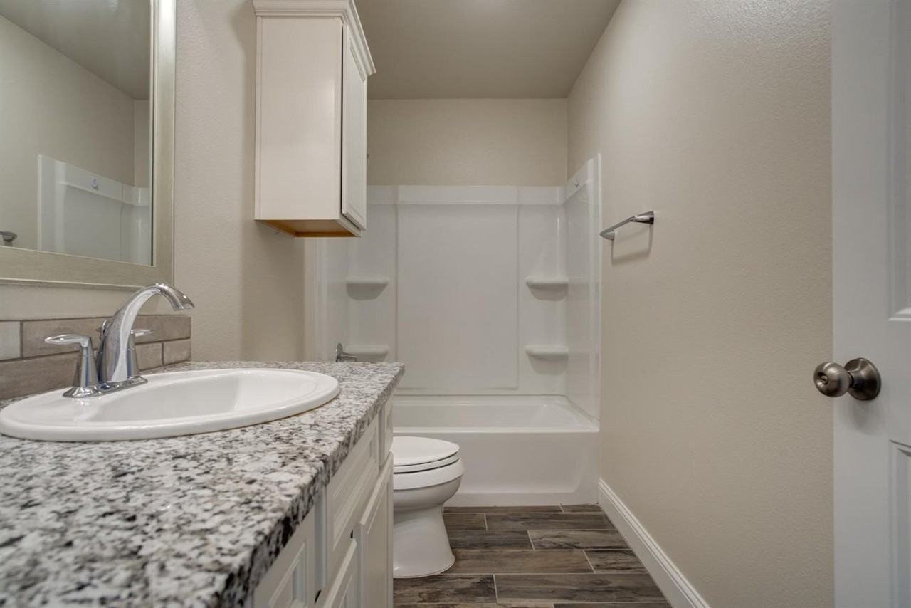 8806 Rochester Avenue - Photo 6 of 26