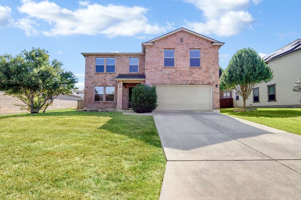 1411 Sunset Lk - Photo 2 of 40