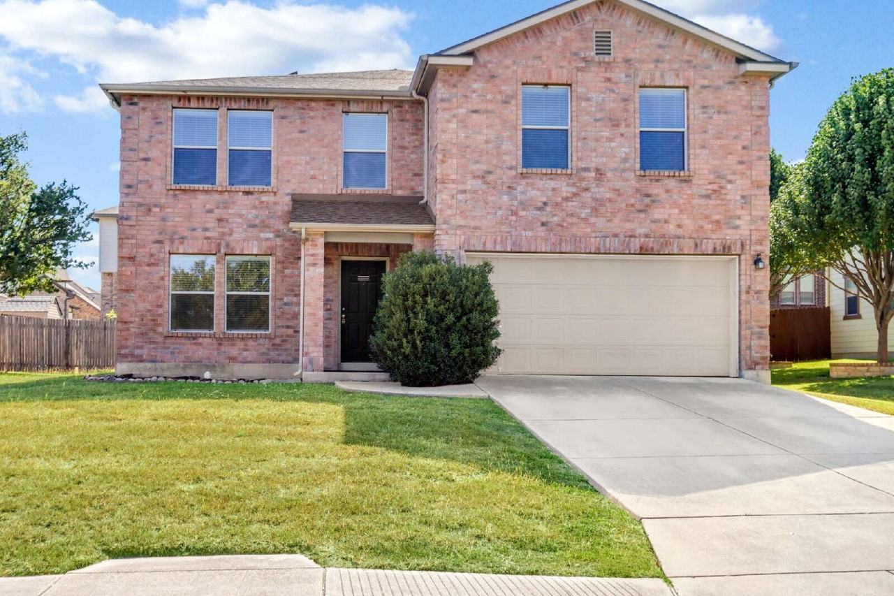 1411 Sunset Lk - Photo 3 of 40