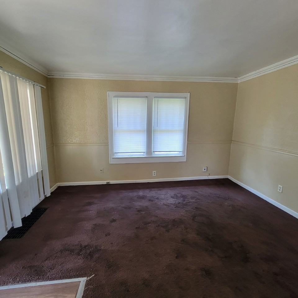 618 N Euclid Ave - Photo 2 of 4