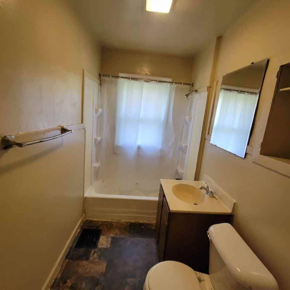 618 N Euclid Ave - Photo 3 of 4