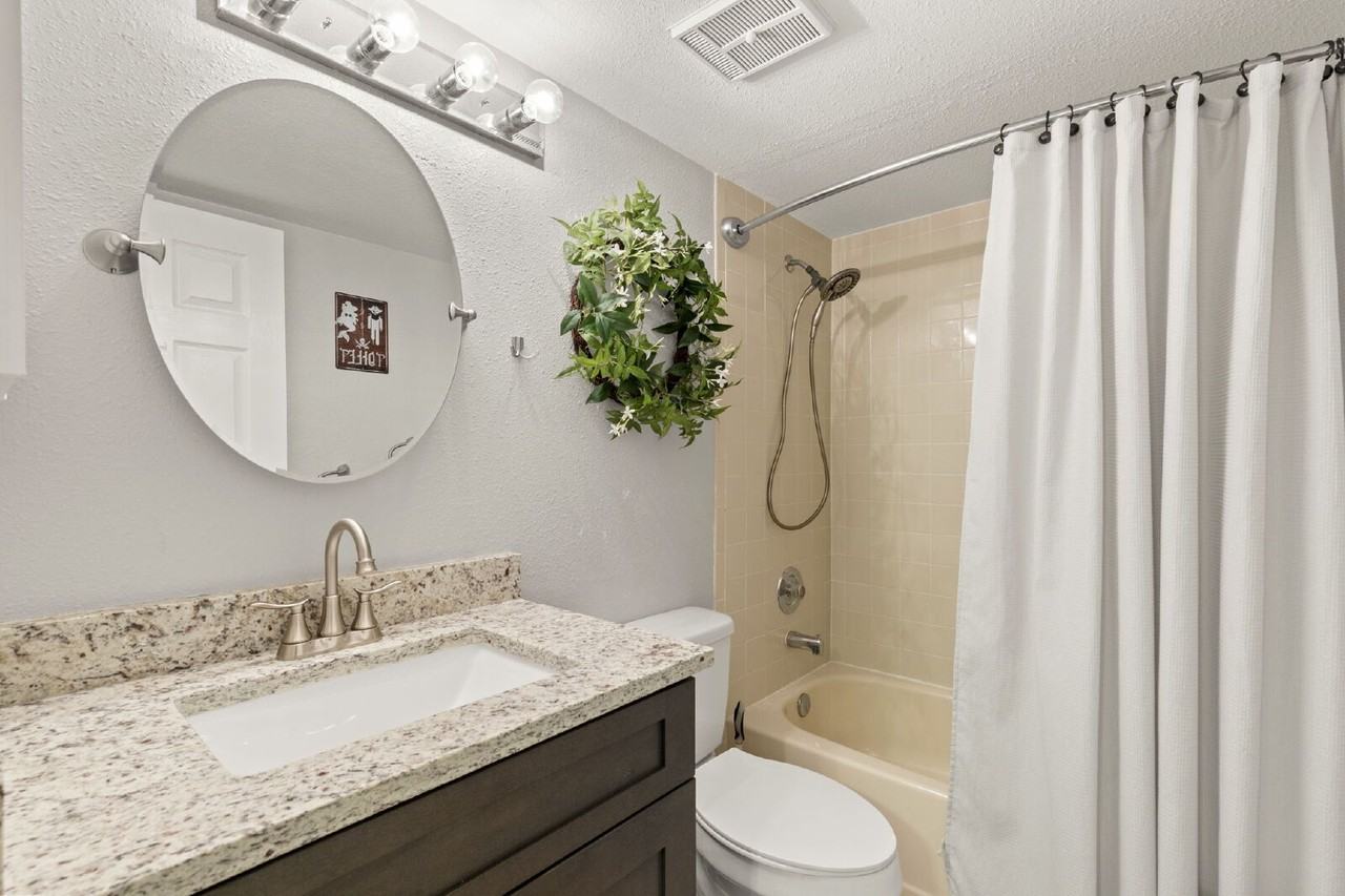 5817 Park Street North - Photo 4 of 26