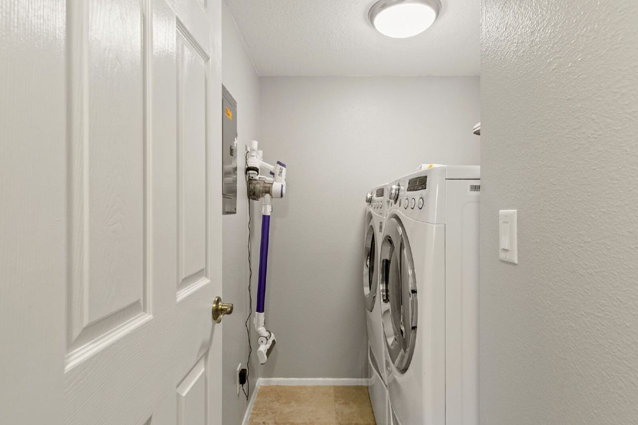 5817 Park Street North - Photo 5 of 26