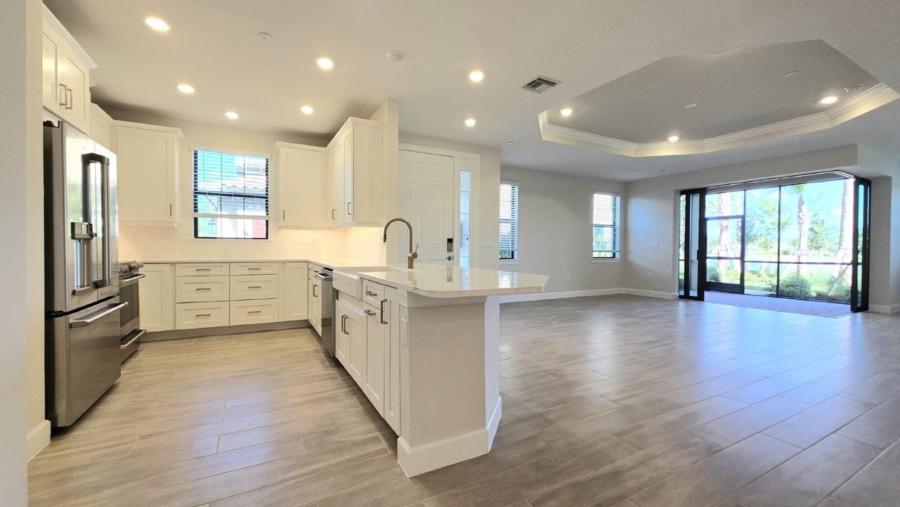 15319 Lucerna St #101 - Photo 3 of 38