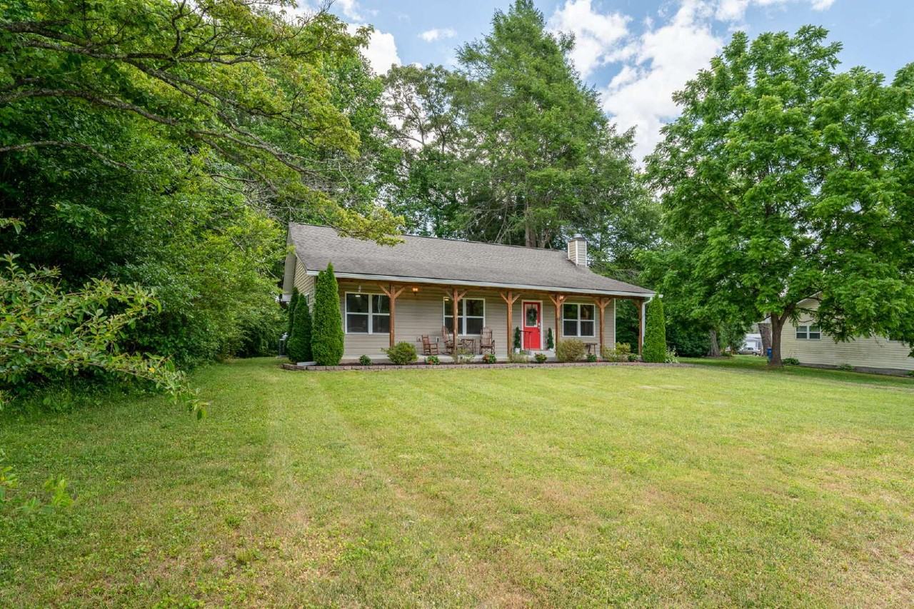 33 Summit Ave - Photo 2 of 47