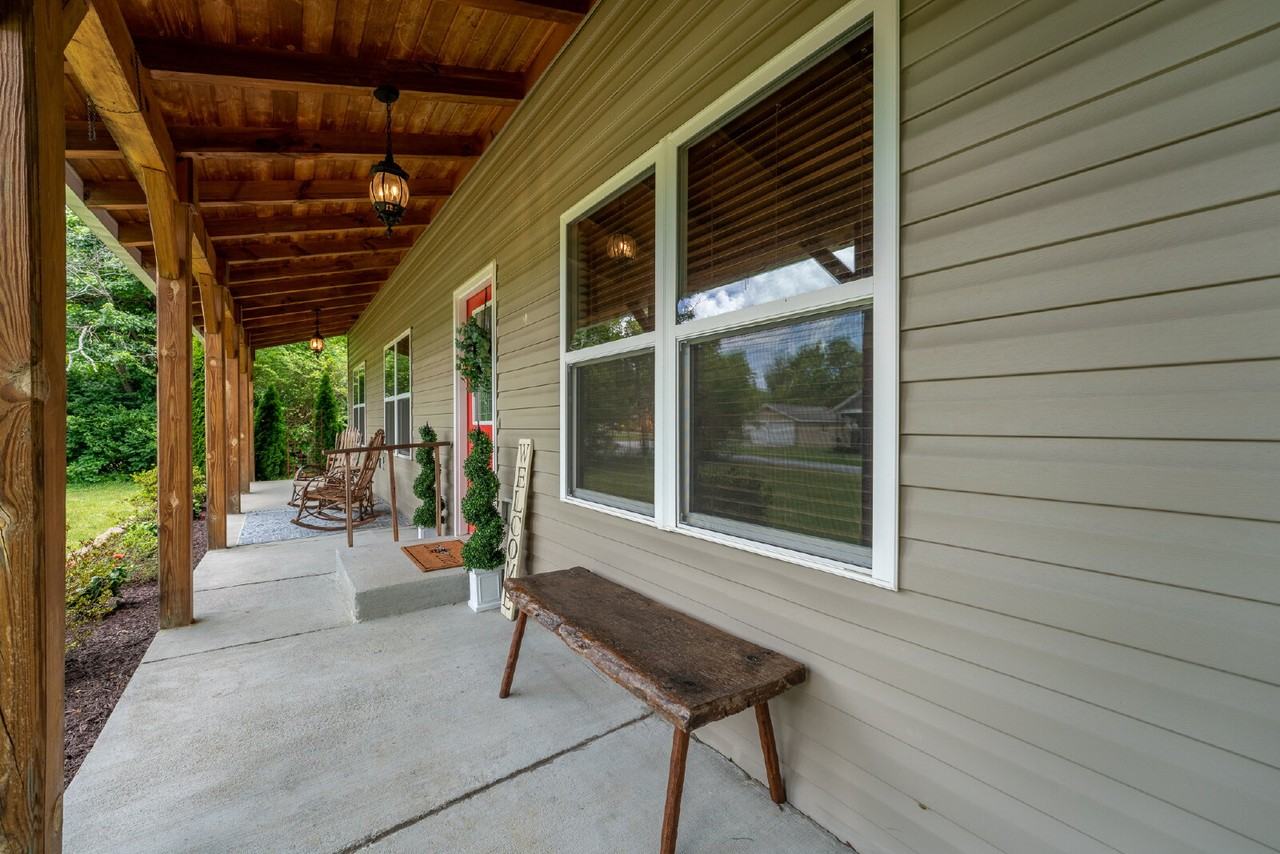 33 Summit Ave - Photo 6 of 47