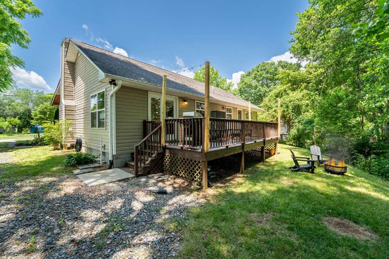 33 Summit Ave - Photo 7 of 47