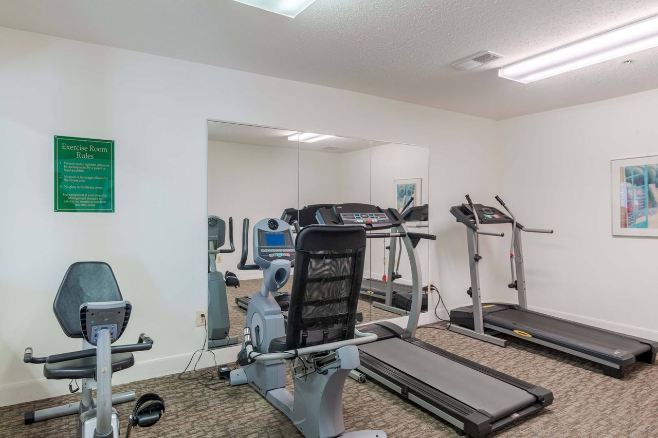 Kings Crest Seniors Apartments - Photo 3 of 11