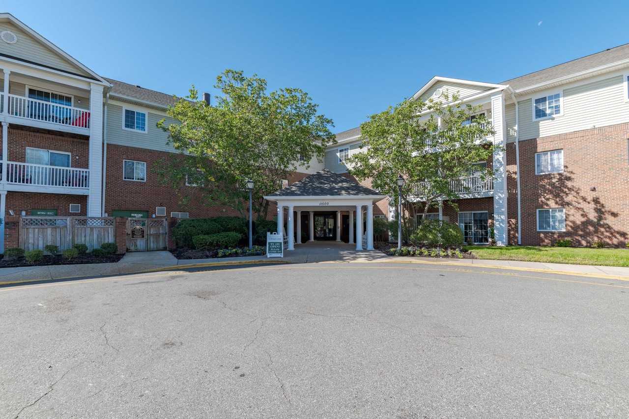 Kings Crest Seniors Apartments - Photo 7 of 11