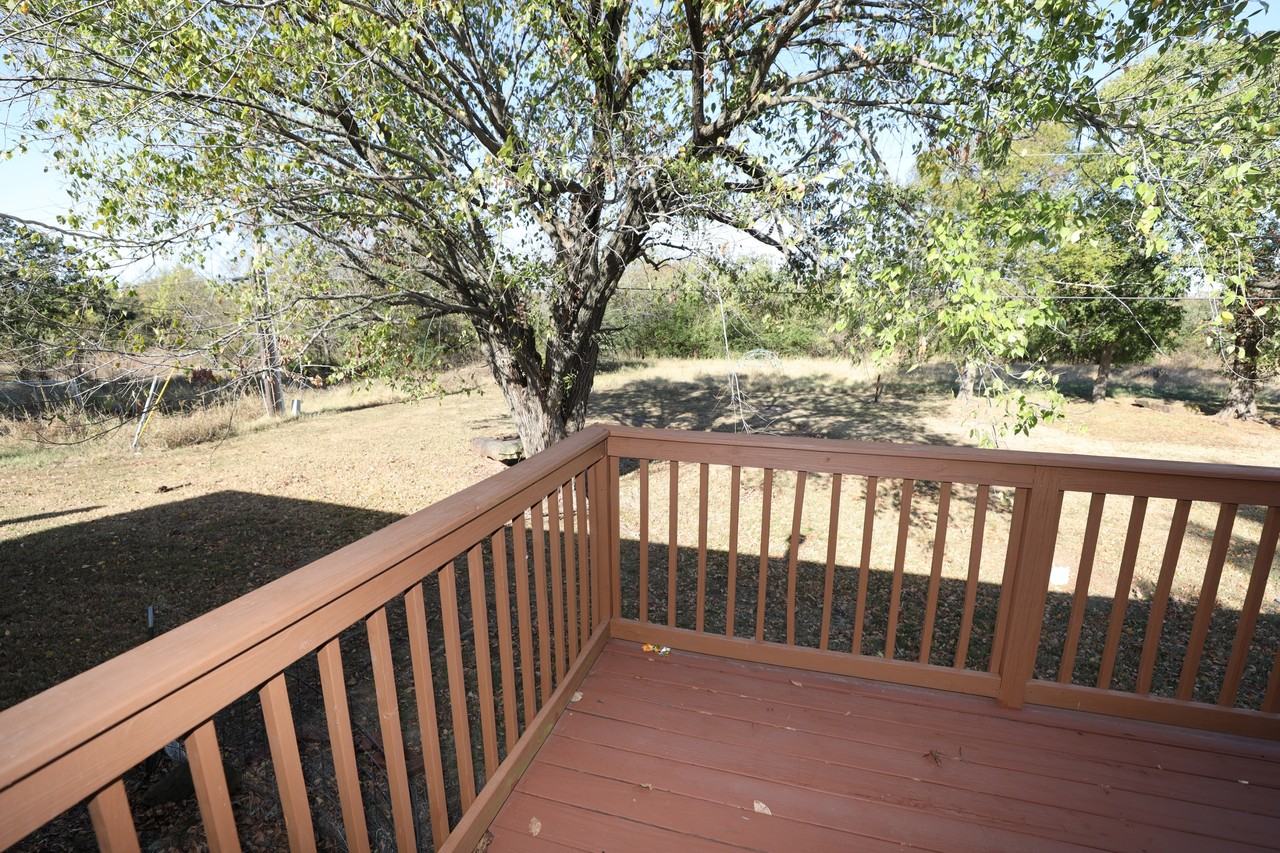 8364 Shaw Rd - Photo 4 of 12