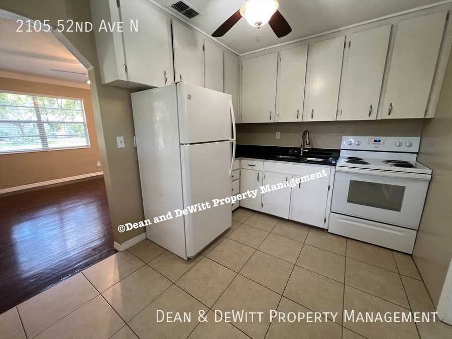 2105 52nd Ave N - Photo 4 of 17