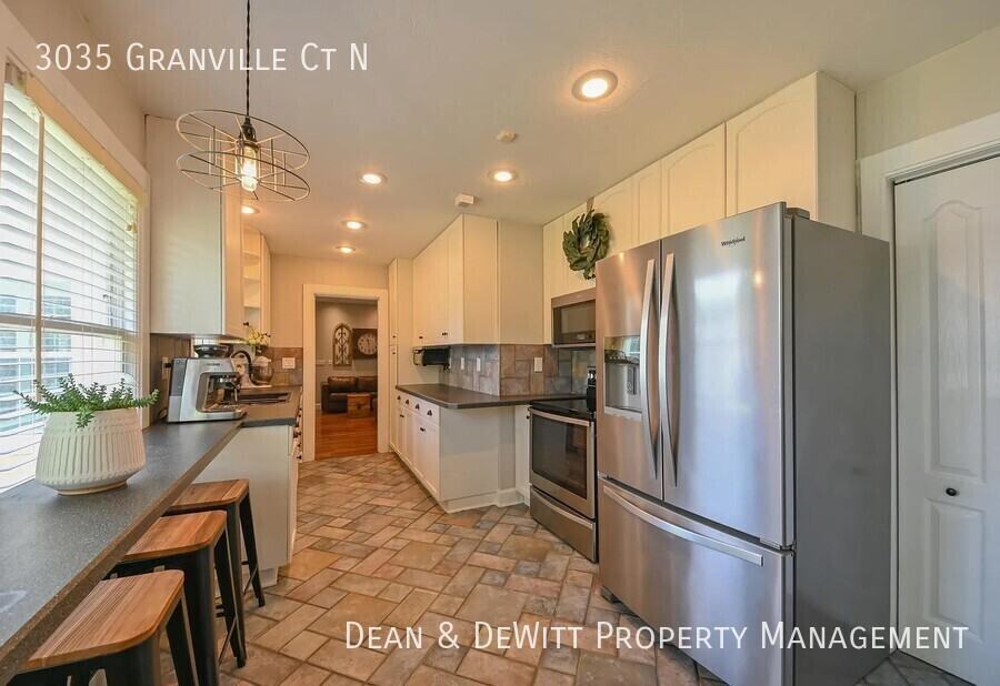 3035 Granville Street North - Photo 4 of 38