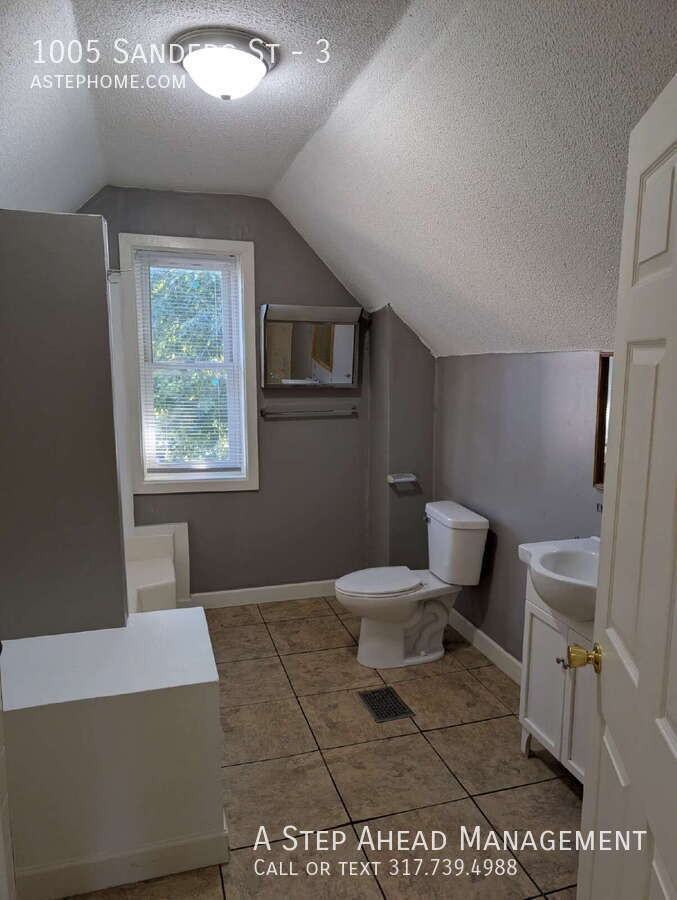 1005 Sanders Street #3 - Photo 4 of 13