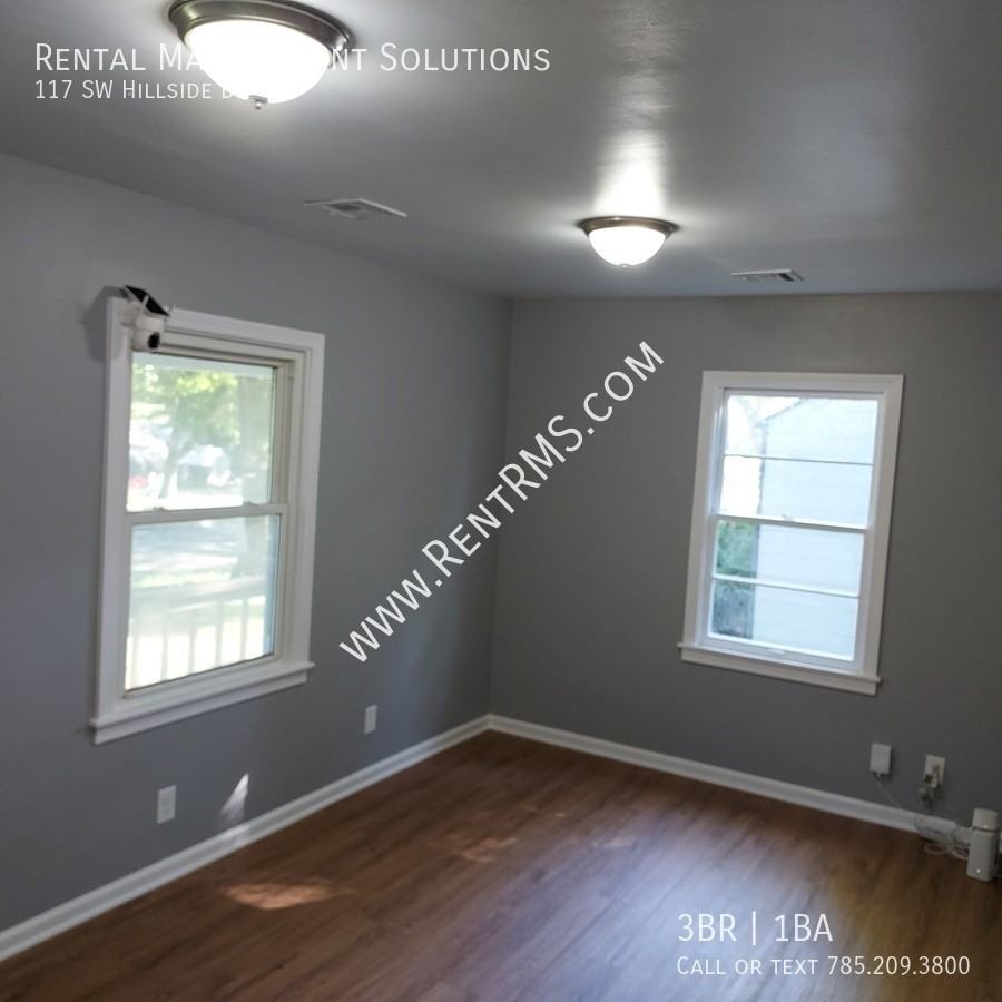 117 Southwest Hillside Drive - Photo 5 of 33