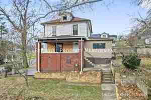 featured image of 2800 6th Ave