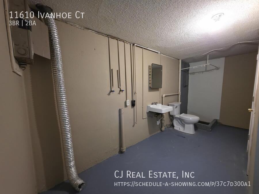 11610 Ivanhoe Ct - Photo 5 of 12