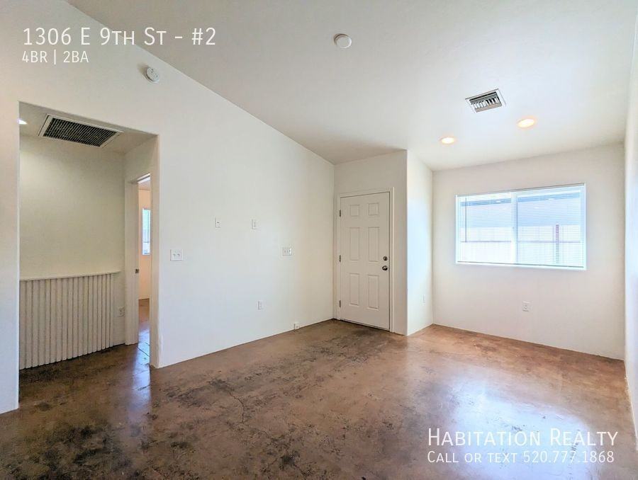 1306 E 9th St #2 - Photo 6 of 26