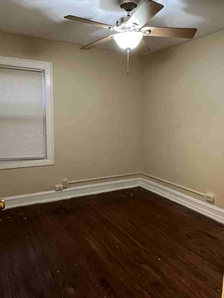 7226 S Champlain Ave #1 - Photo 6 of 8