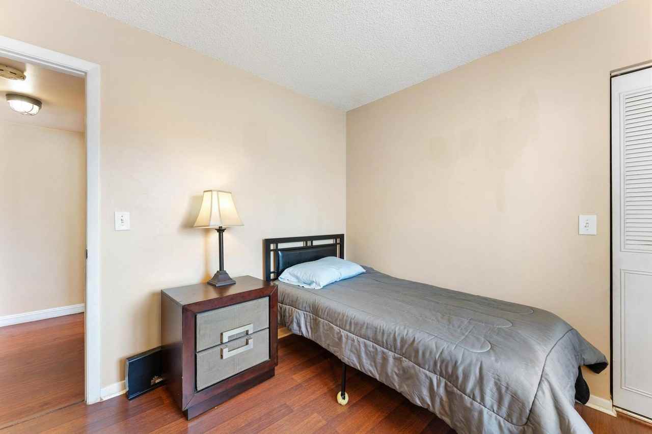 524 Shady Pine Way #B - Photo 3 of 19