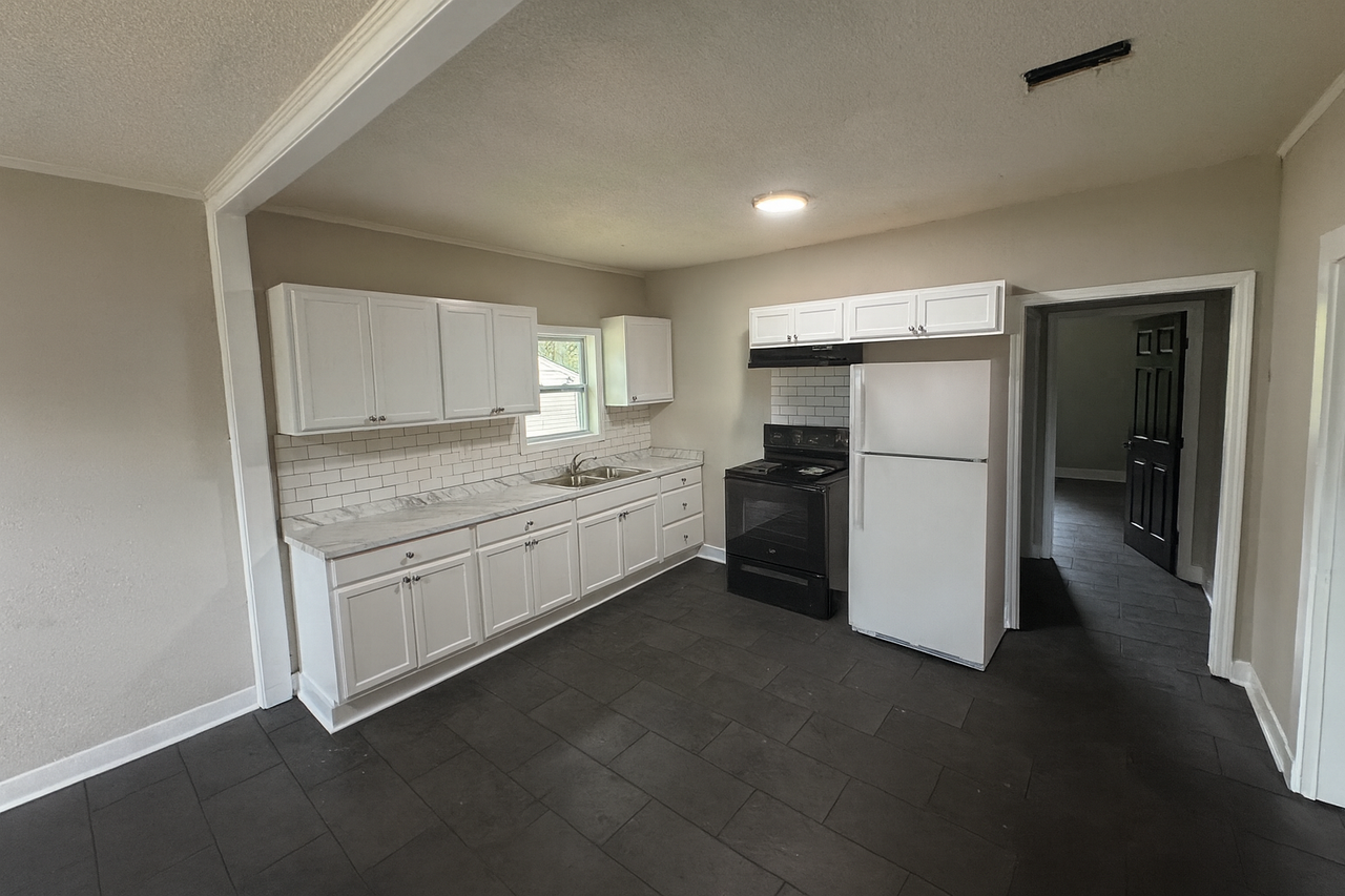 2760 Lola Ave #NA - Photo 5 of 19