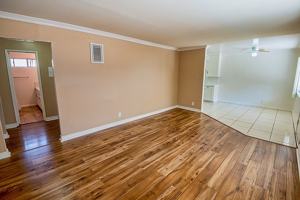 featured image of 528 W Arbor Vitae St #1