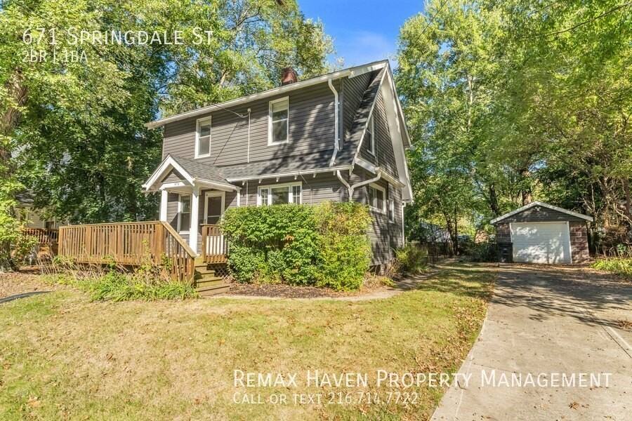 671 Springdale St - Photo 3 of 29