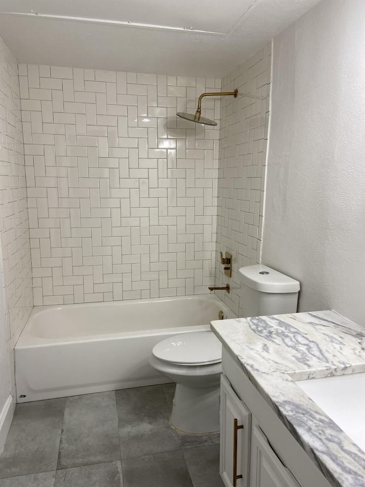 5003 Skillman St #111 - Photo 4 of 10
