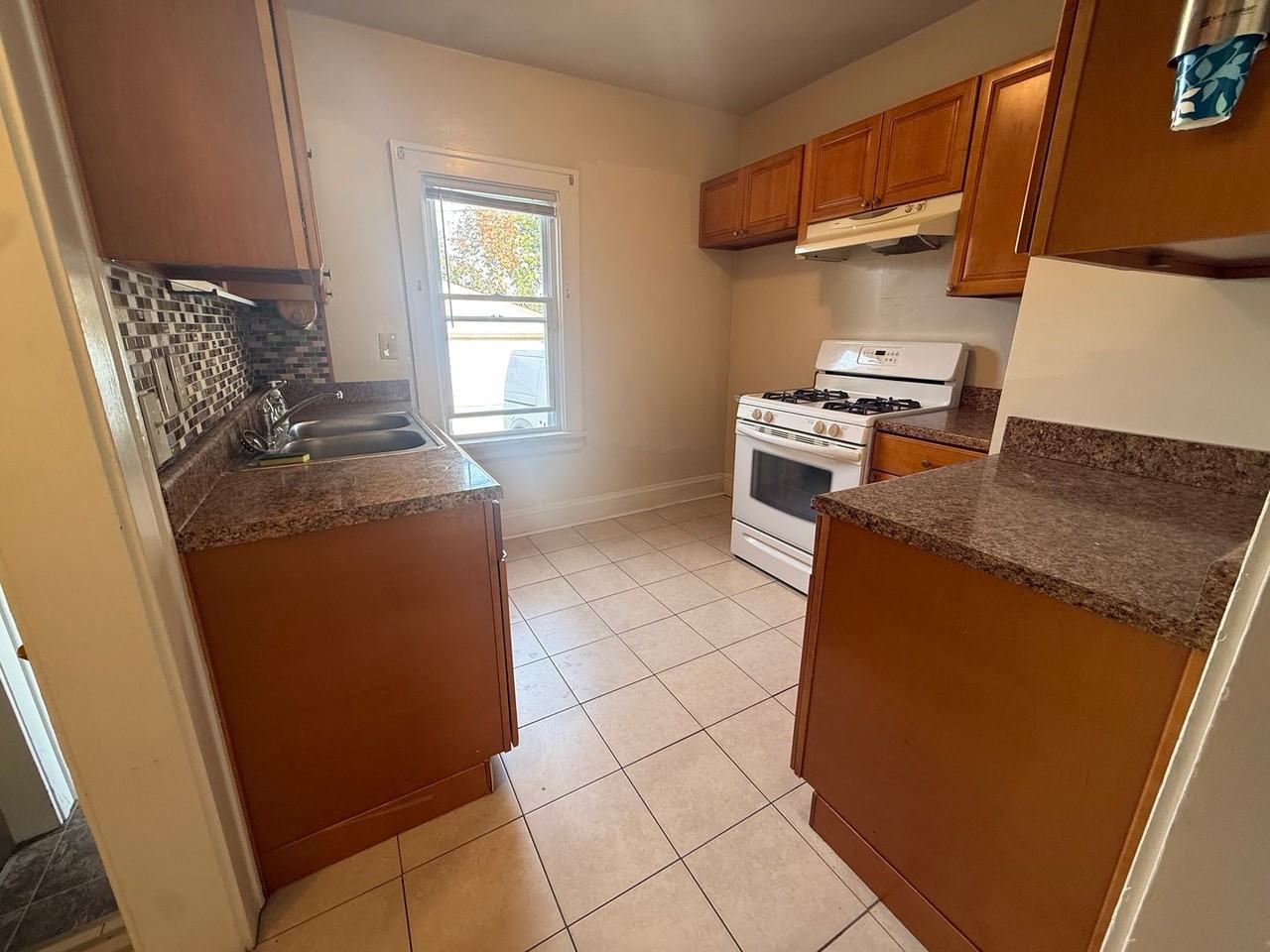 22101 Wilmore Ave - Photo 2 of 21