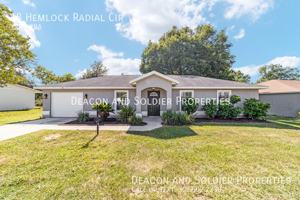 featured image of 18 Hemlock Radial Cir