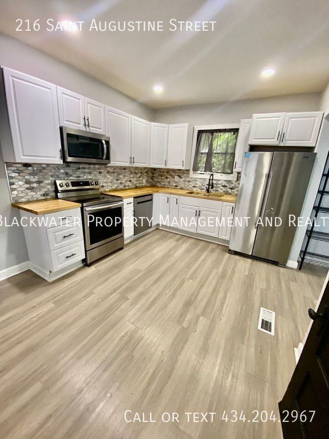 216 Saint Augustine St - Photo 3 of 14