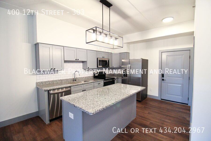 400 12th St #303 - Photo 3 of 10